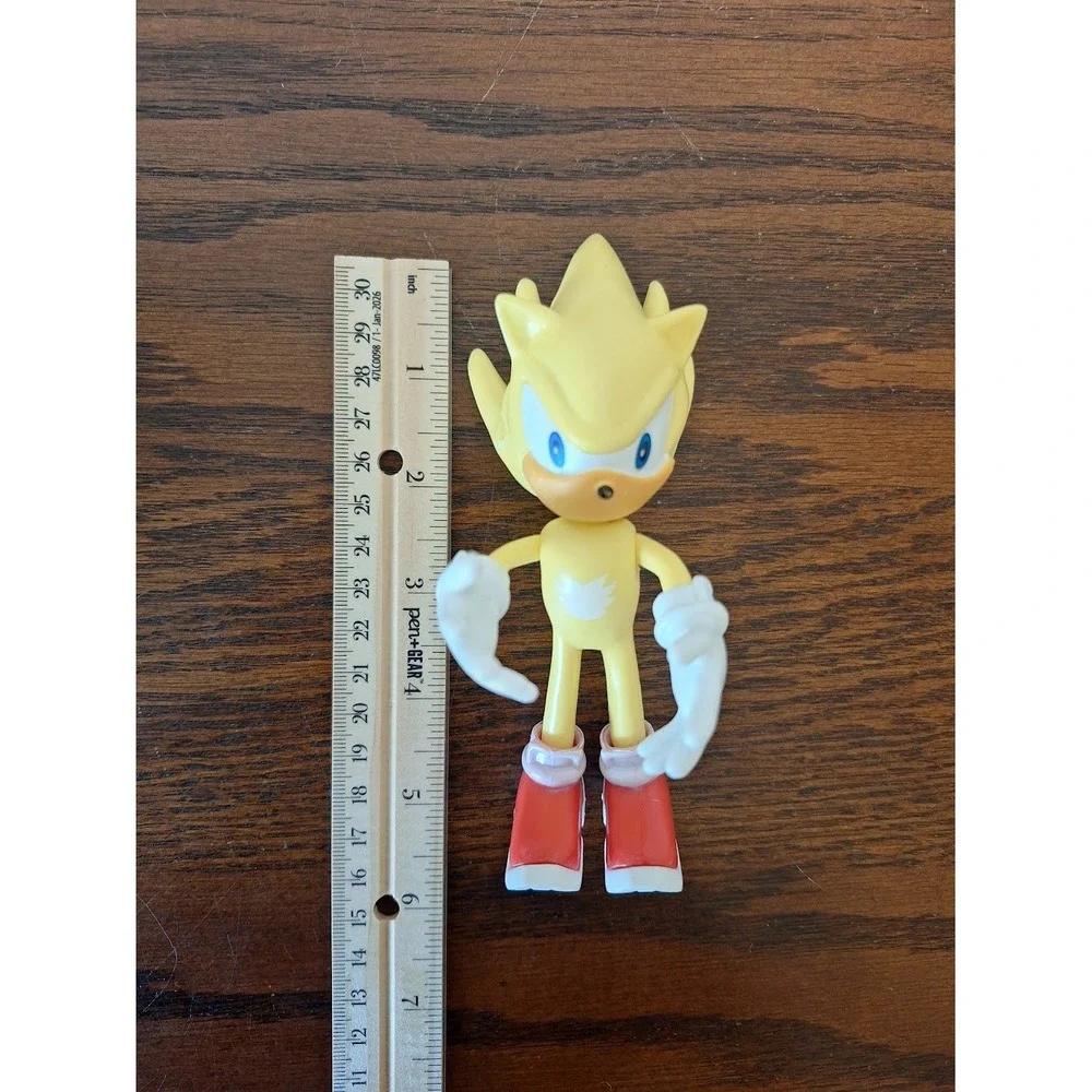Sonic the Hedgehog Super Sonic 5 Inch Action Figure Yellow Sega Jakks Pacific